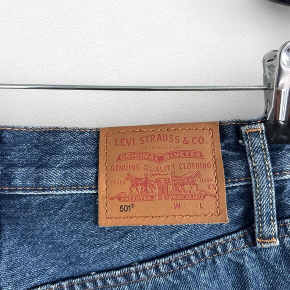 Levi’s Premium Quality Clothing 501’s Original Fit Jeans in Blue - Picture 8 of 8